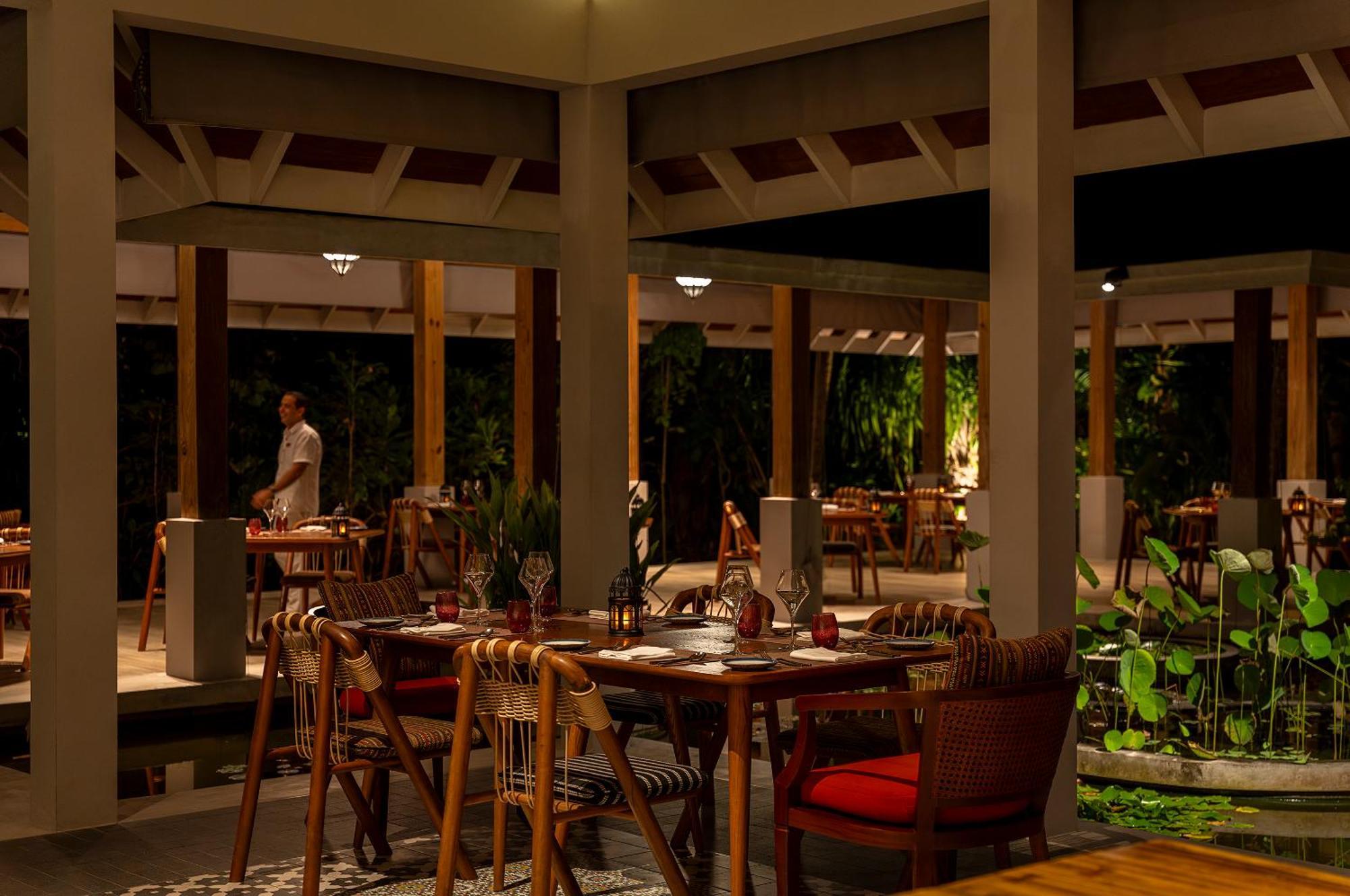 Dhigali Maldives - A Premium All-Inclusive Resort Meedhoo  Exterior photo